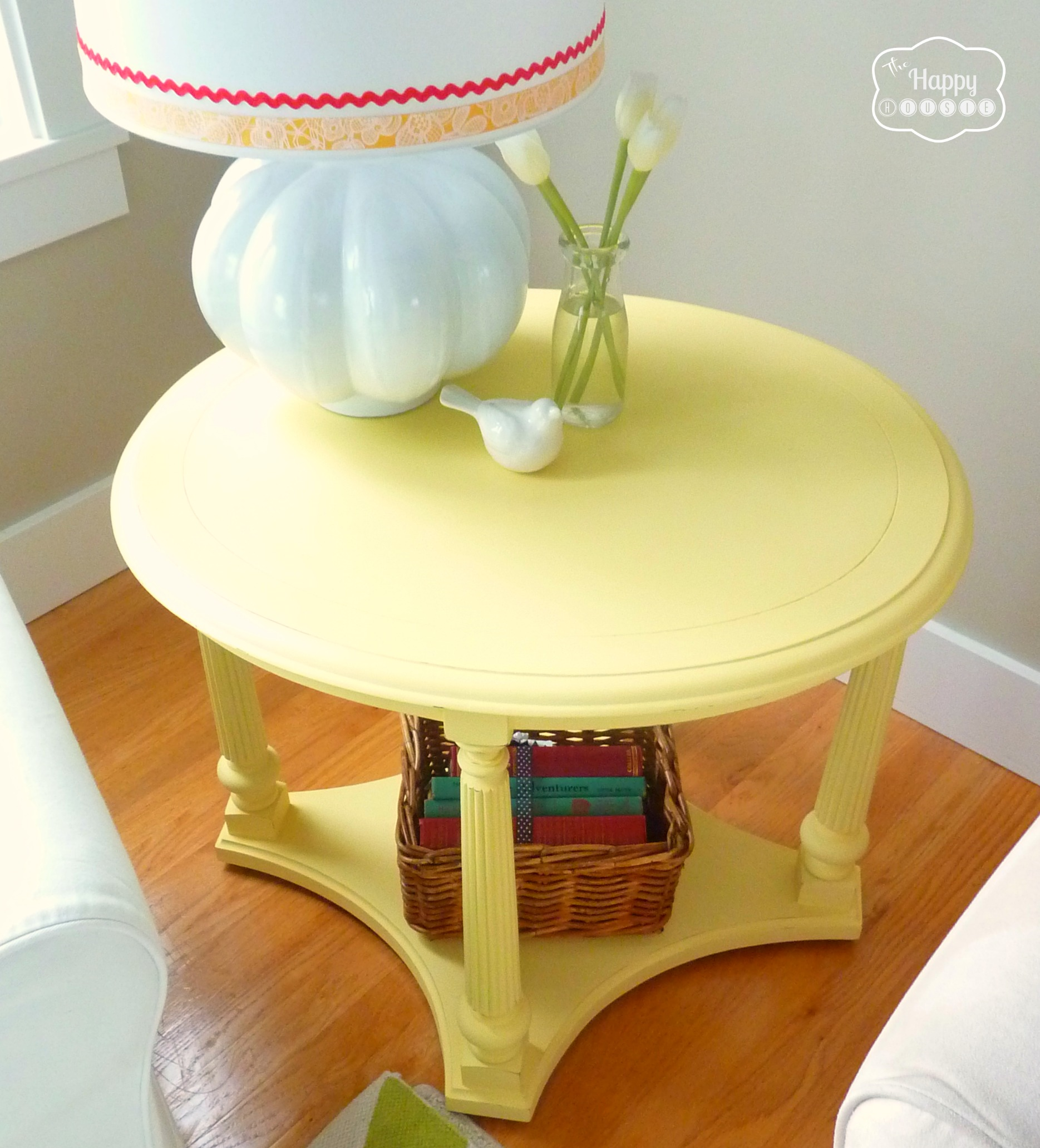Mellow Yellow: DIY Chalk Paint Side Table