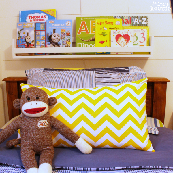 DIY Envelope Lumbar Pillow how to by The Happy Housie