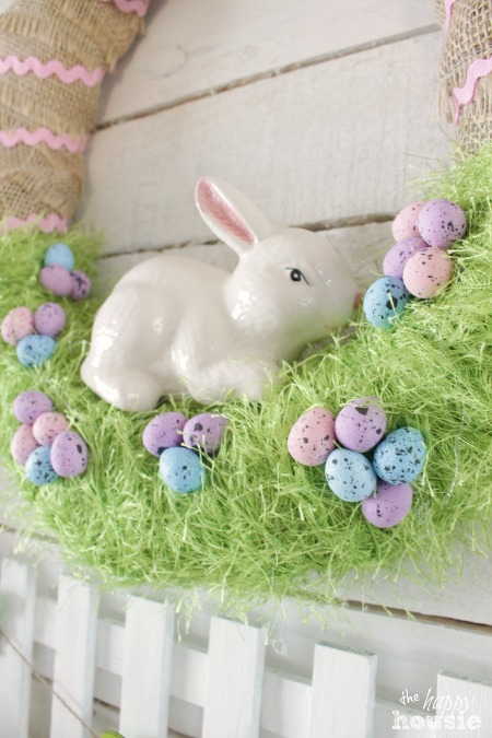 Up close shot of the little white bunny on the wreath.
