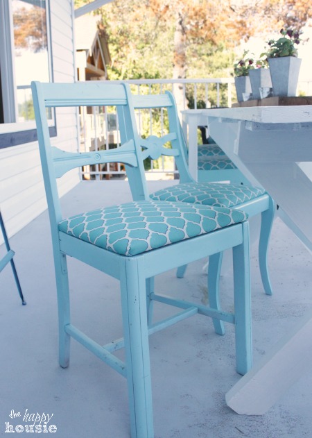 Turn Thrift Store Dining Chairs into Outdoor Chairs.