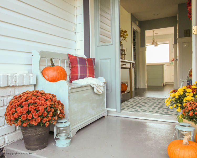 Come on tour this cheery fall front porch and entry hall Fall Home Tour Part 2 at thehappyhousie.com-7