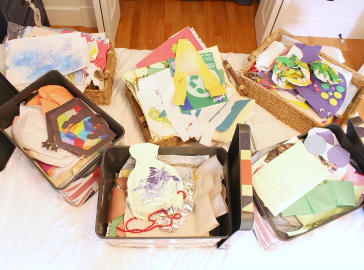 purging and organizing children's schoolwork at thehappyhousie.com