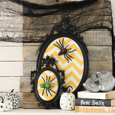 Super Quick and Thrifty Halloween Mantel Decor