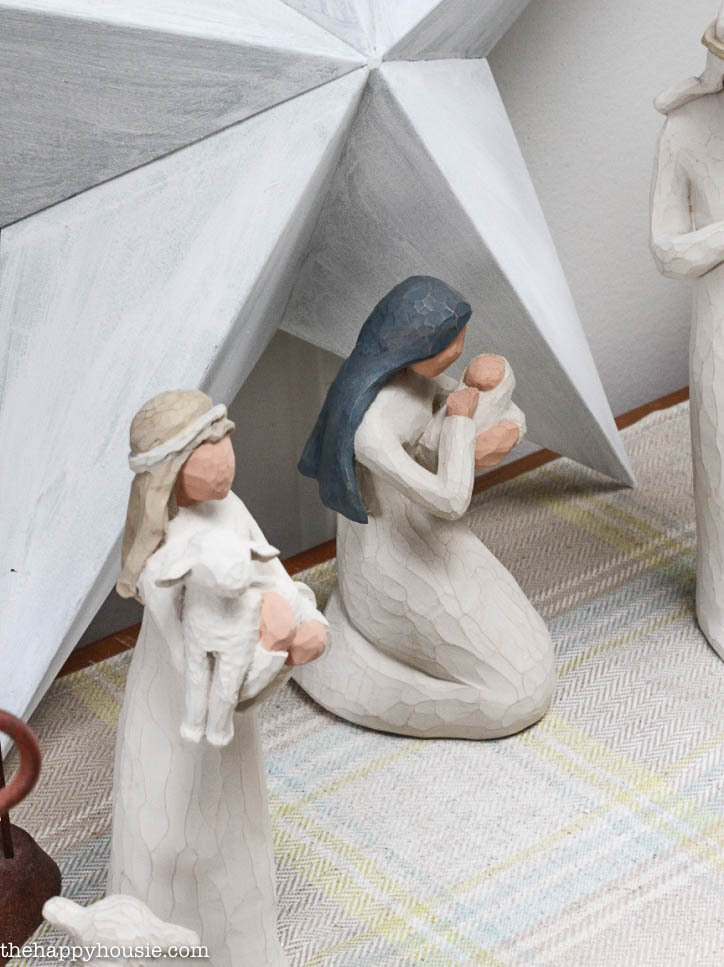 Up close of the nativity figurines.