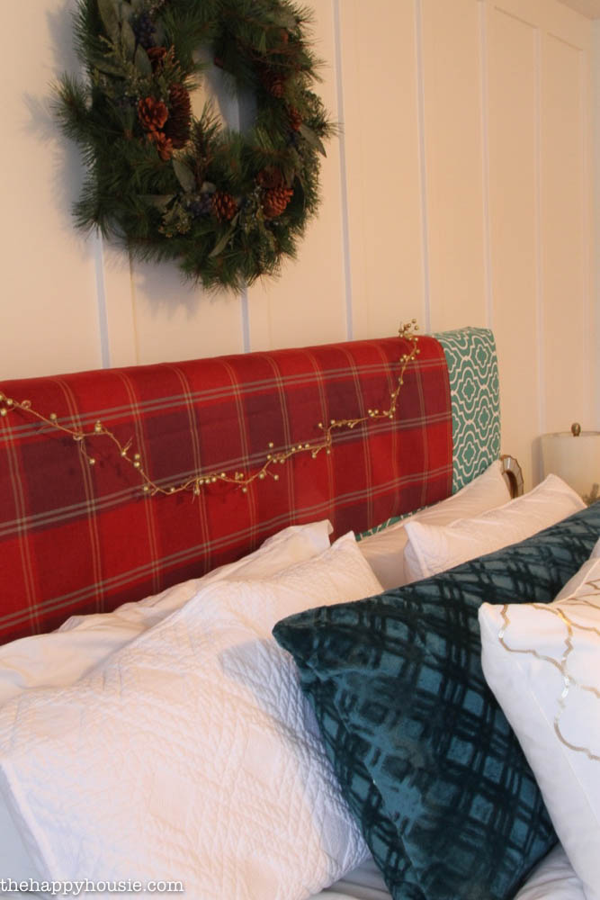 Christmas Home Tour adorable Christmas touches in the bedrooms and bathrooms -12