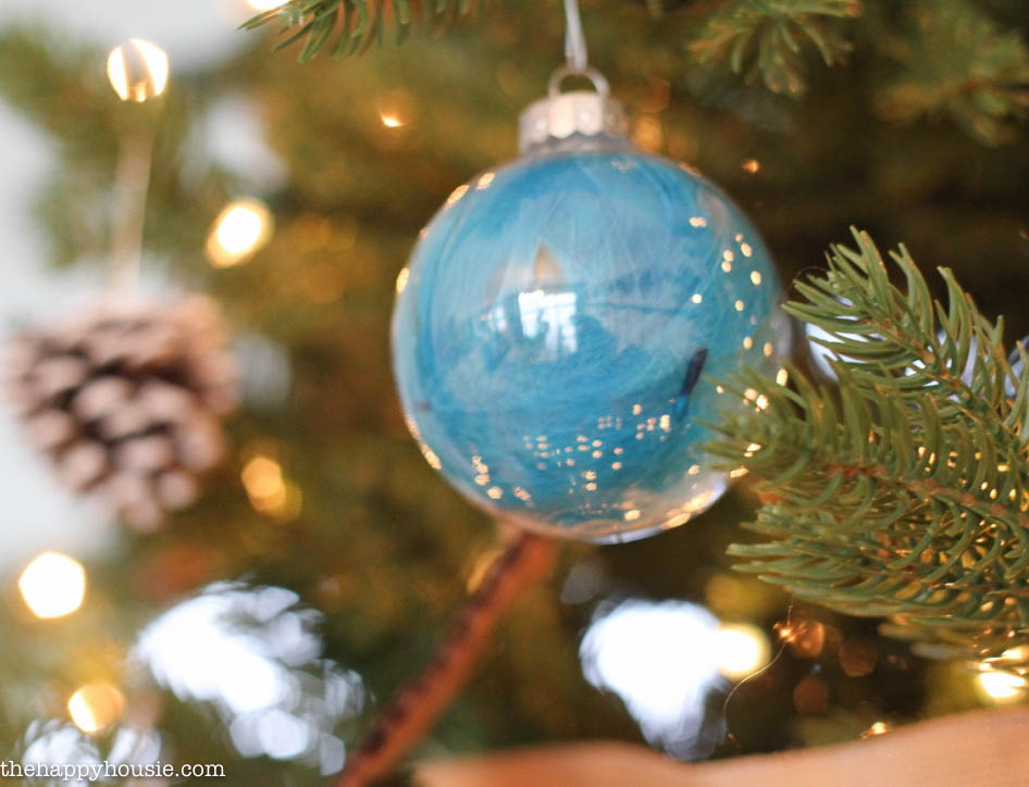 Rustic Blue and Natural Christmas Tree Decor at thehappyhousie.com-9
