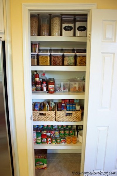 20 Incredible Small Pantry Organization Ideas and Makeovers | The Happy ...