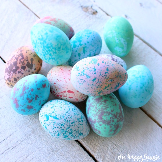 Quick & Easy DIY Speckled Easter Eggs