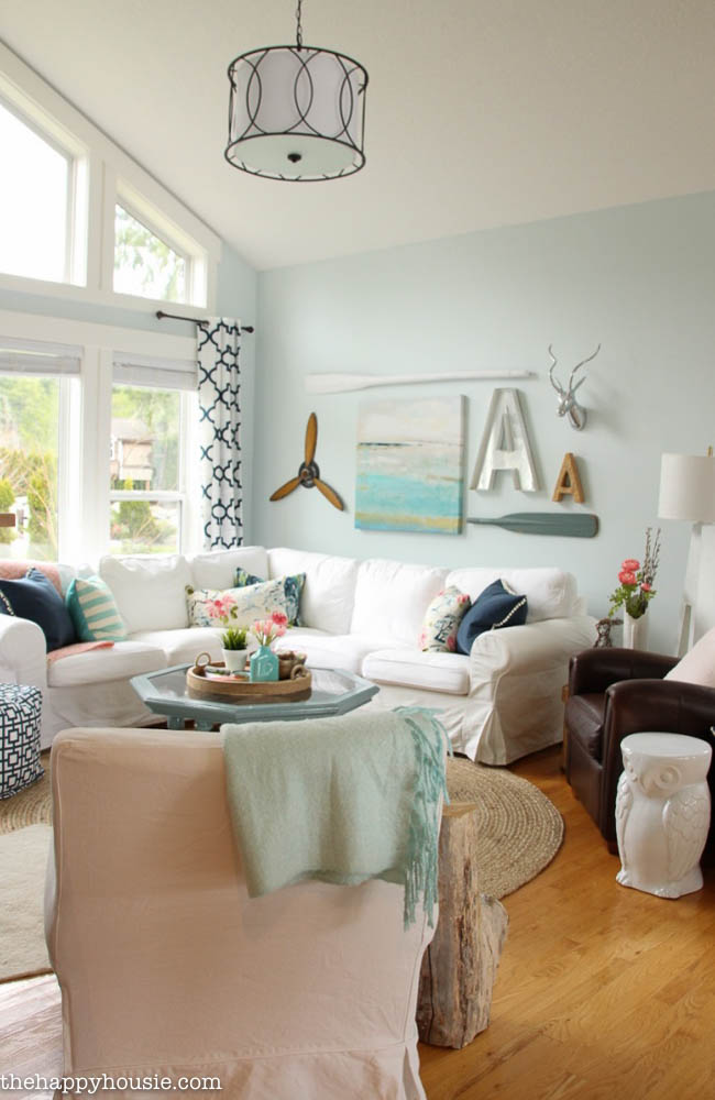 You'll love this light bright and cheery spring home tour at the happy housie-7