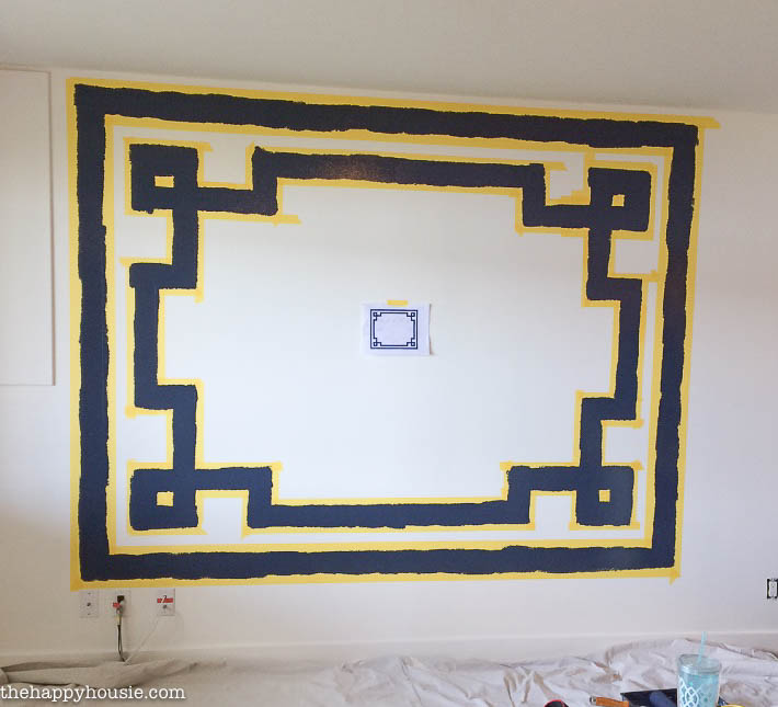 The black and yellow bold design in the family room.