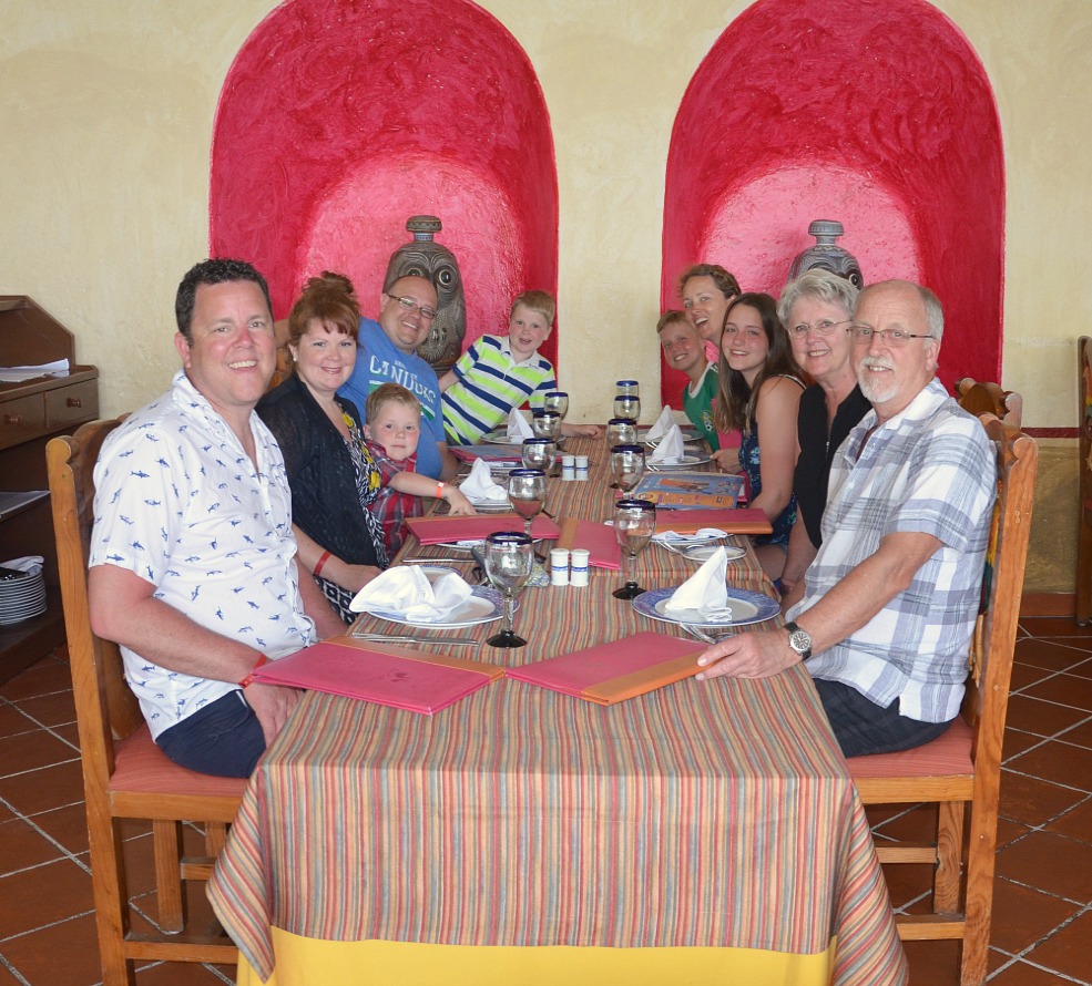 Mexico 2016 family dinner