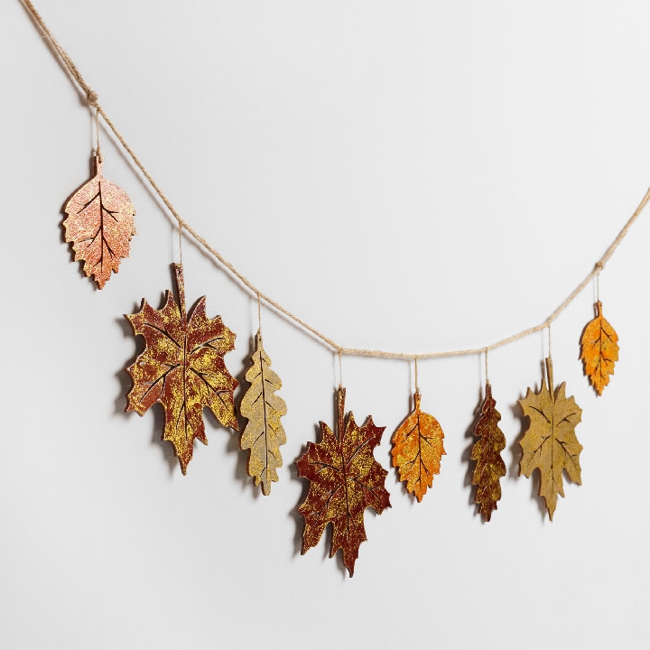25-fab-fall-finds-shimmering-wood-leaf