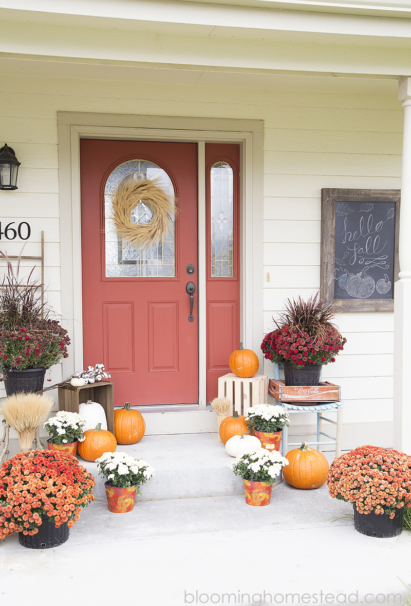 beautiful-fall-porch-decor-at-blooming-homestead