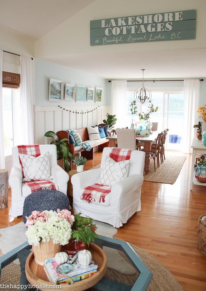 beautiful-light-bright-and-airy-fall-home-tour-lakehouse-home-tour-with-pops-of-coral-and-fall-plaids-at-the-happy-housie-30
