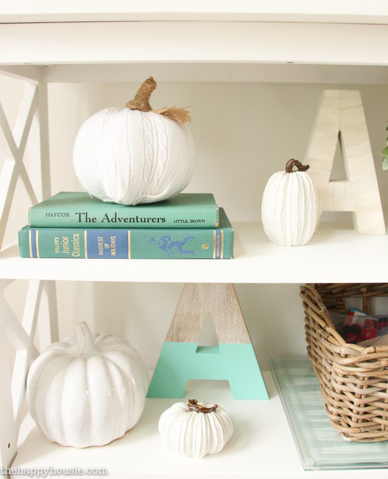 Bright & Airy Lake House Fall Home Tour {Part 1} | The Happy Housie