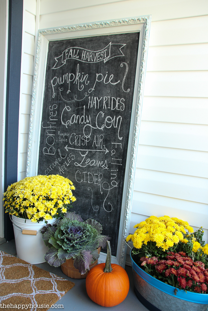 easy-ways-to-decorate-your-front-porch-for-fall-2