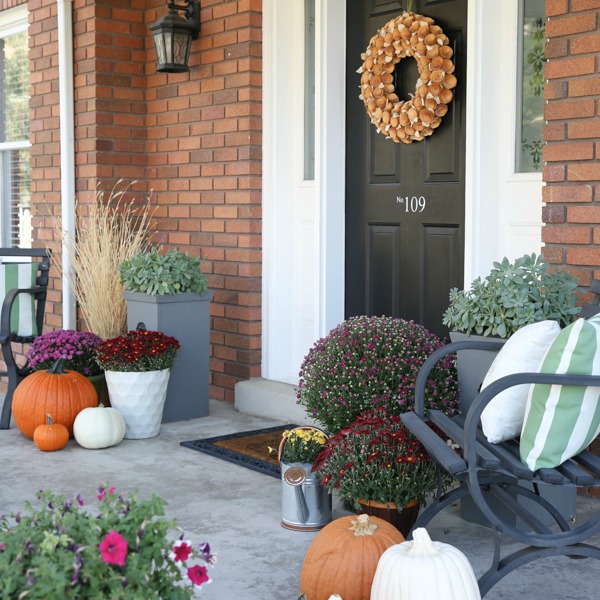 18 Fabulously Inspiring Fall Front Porches