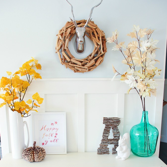 A Simple Fall Vignette {with free printable art}