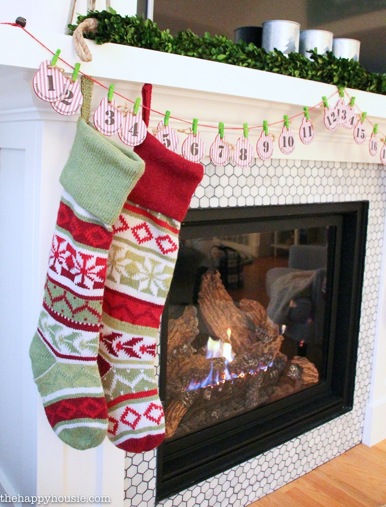 classic-rustic-cabin-chic-holiday-mantel-decor-with-wayfair-canada-and-the-happy-housie-7-2