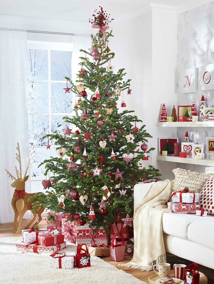 A country tree in white and red.