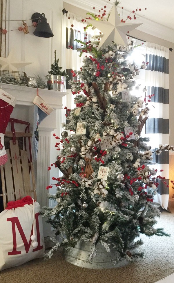 farmhouse-christmas-holiday-home-tree-e1450667964980