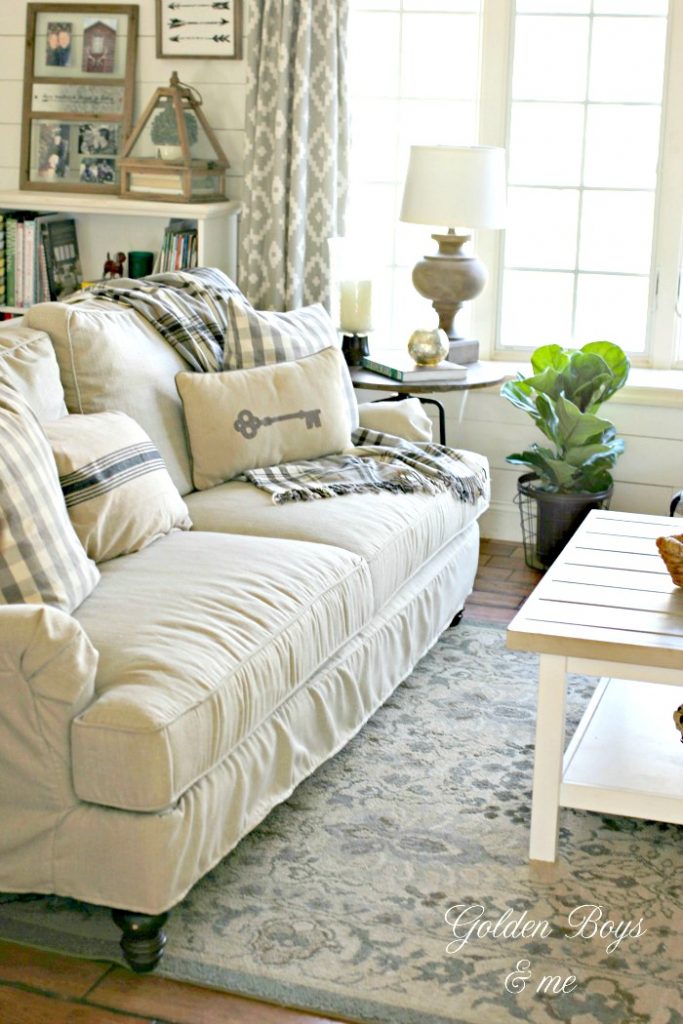 Clean Cozy Neutral Winter Decorating Ideas | The Happy Housie