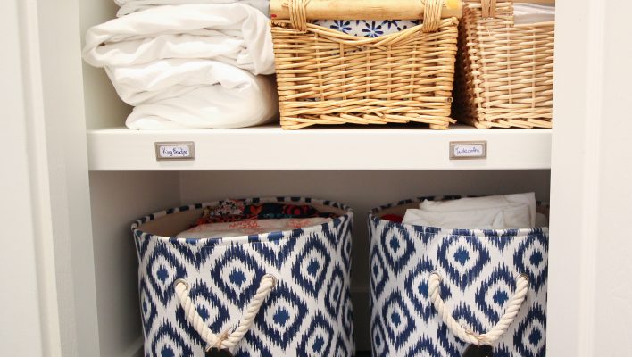 How to Completely Organize Your Linen Closet great linen closet organization ideas -34
