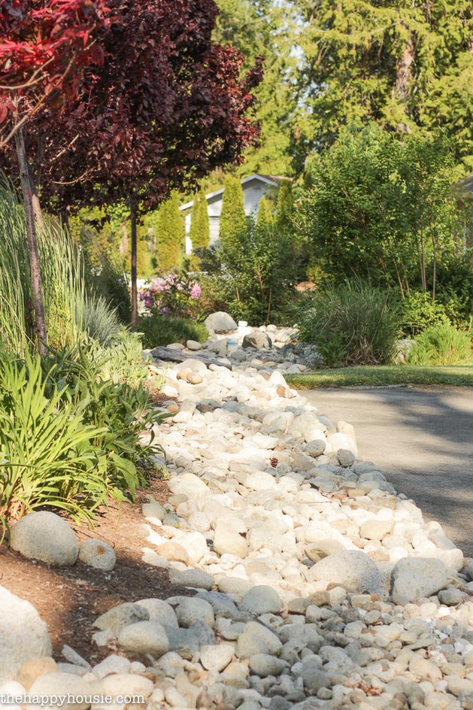 DIY Outdoor Projects to Transform Your Yard | The Happy Housie