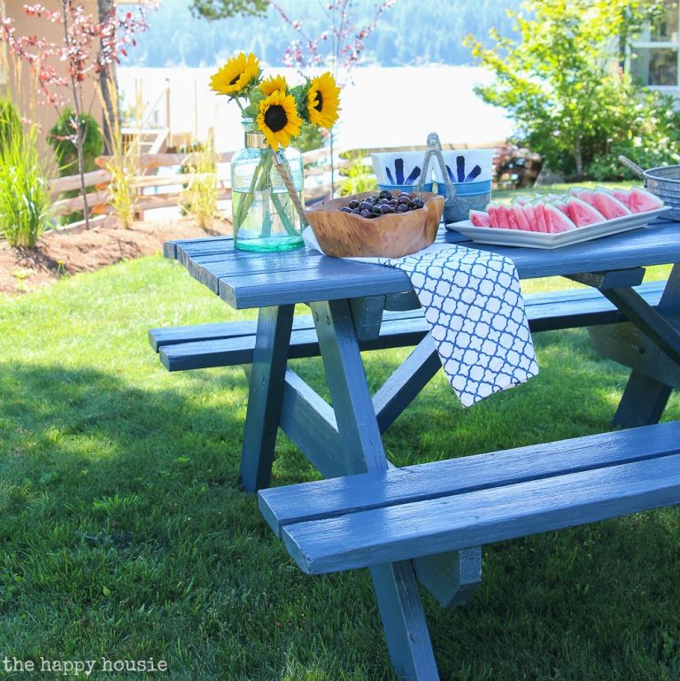 Refreshing Worn Outdoor Furniture with One Coat Coverage