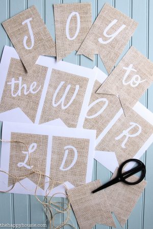 Free Christmas Printables for Thrifty Holiday Decorating | The Happy Housie