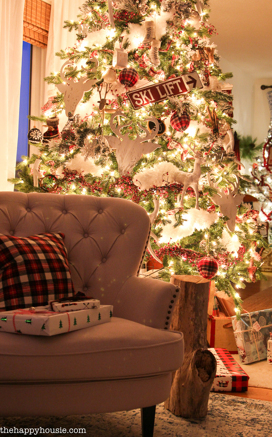 A shot of the tree behind the couch.