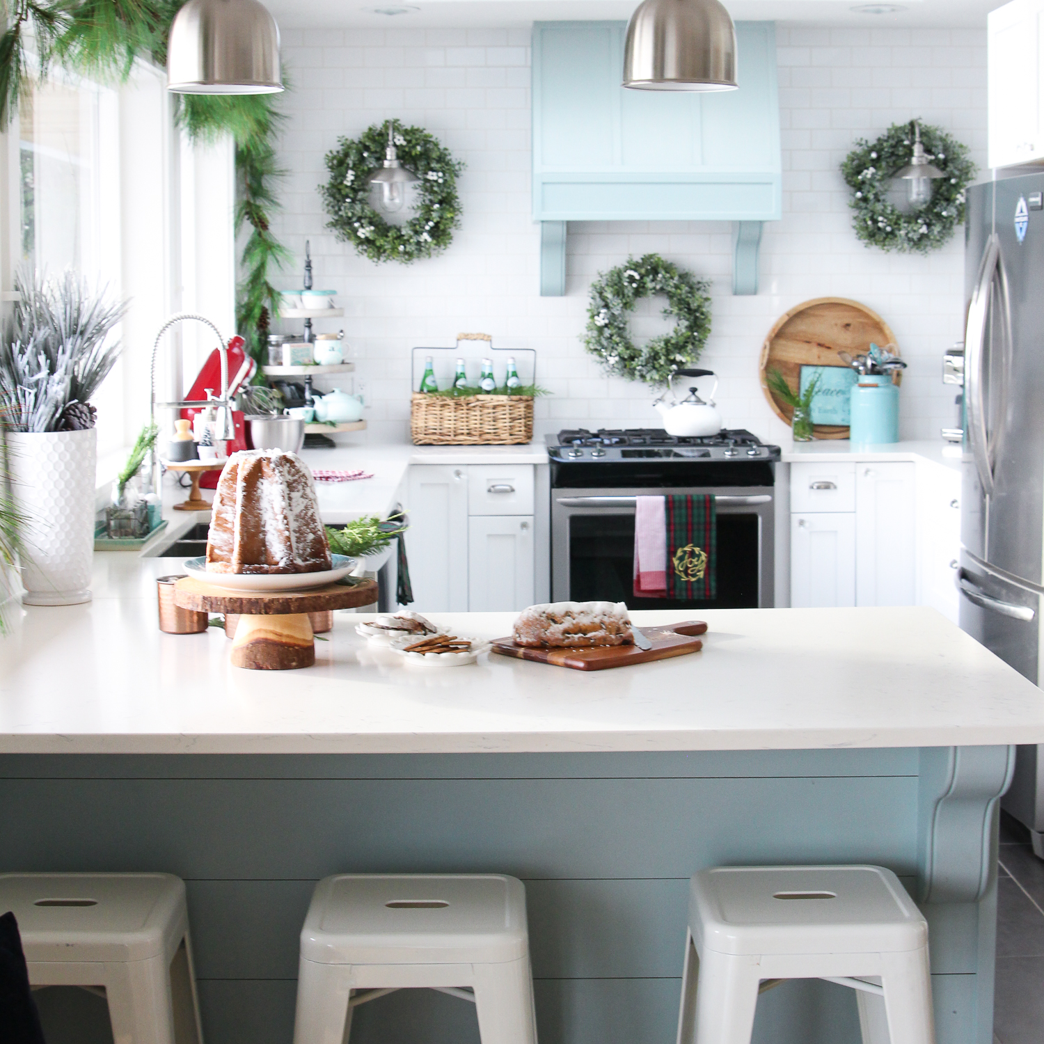 Classic Christmas Kitchen and Dining Room