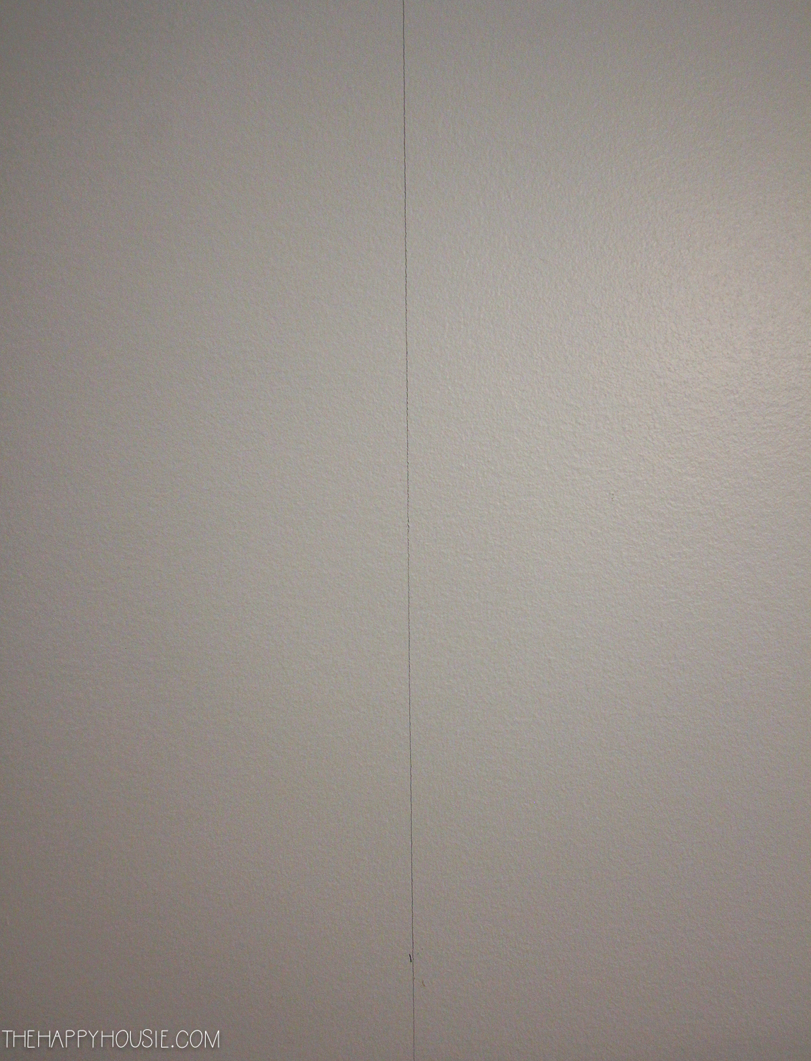 Pencil drawn line on the wall.