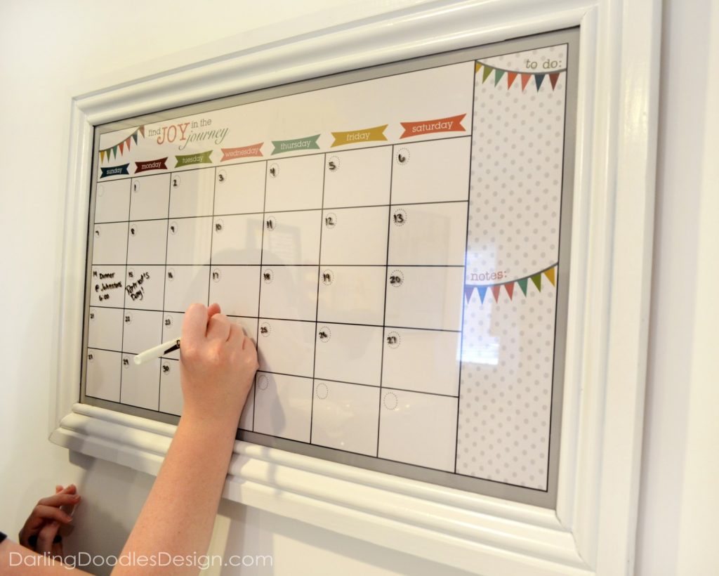 20 Fab DIY Family Wall Calendar Organizers The Happy Housie