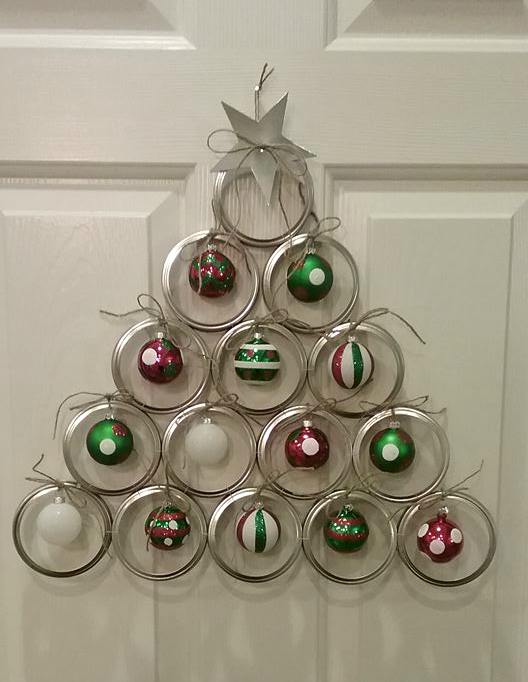 Canning lid christmas tree wreath tutorial.
