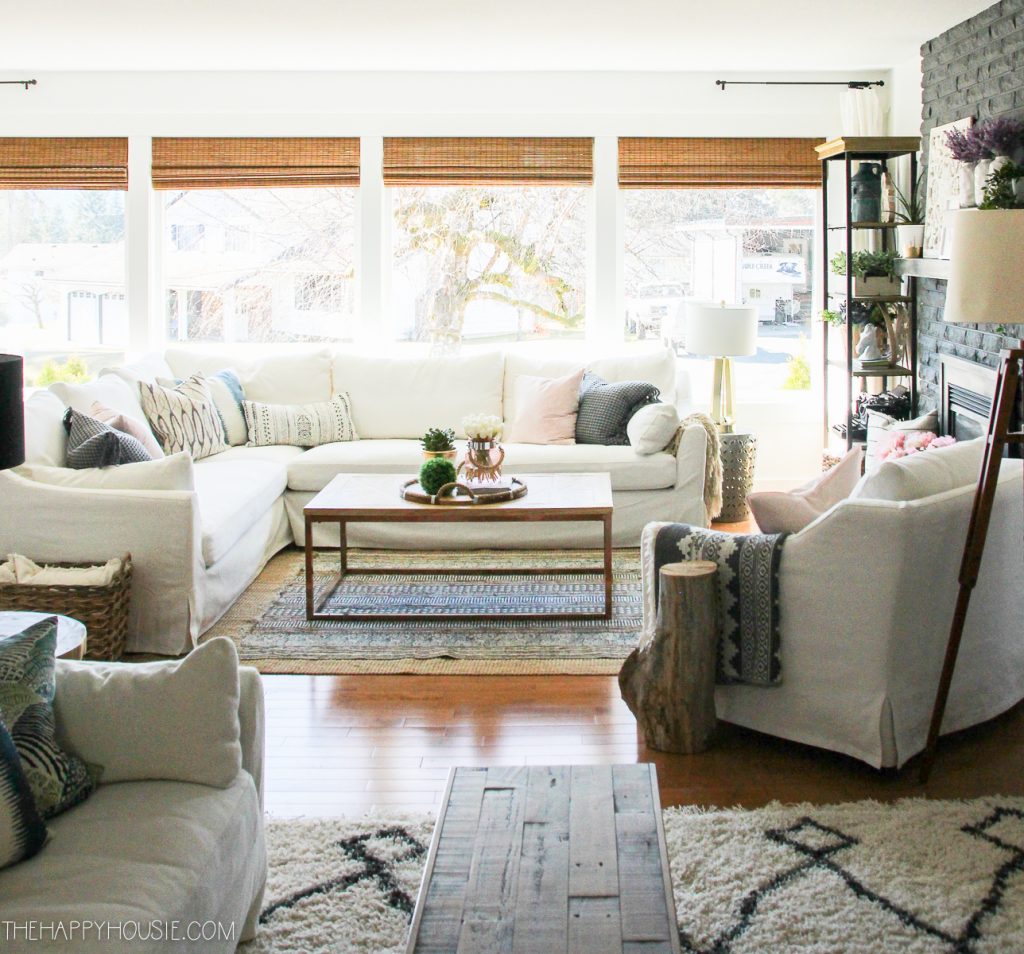 Eclectic Bohemian Farmhouse Style Spring Living Room Tour | The Happy ...