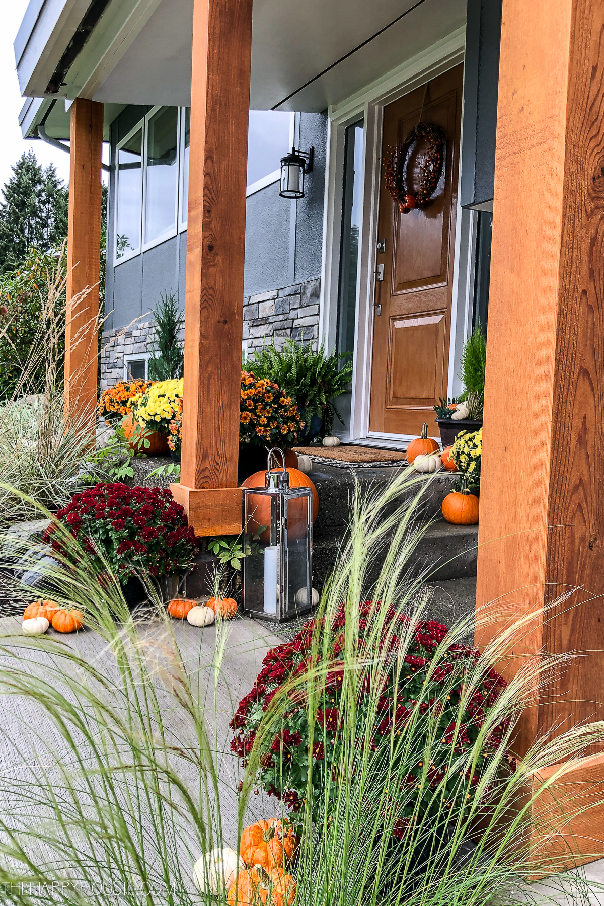 Simple & Thrifty Fall Front Porch Decor & 25 Fab Fall Outdoor Spaces