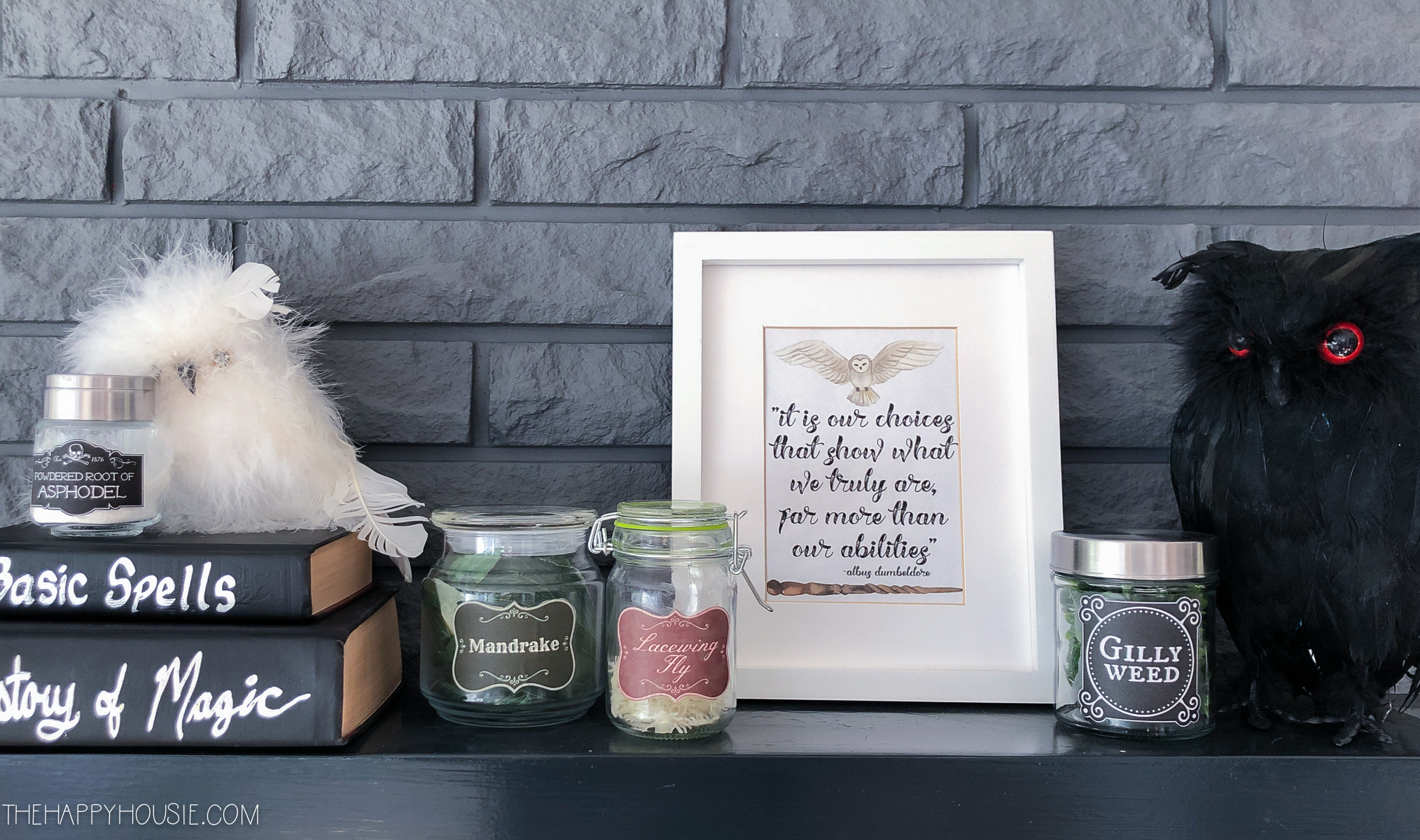 DIY Harry Potter Potion Bottles with Free Printable Labels (and Halloween  Mantel!)