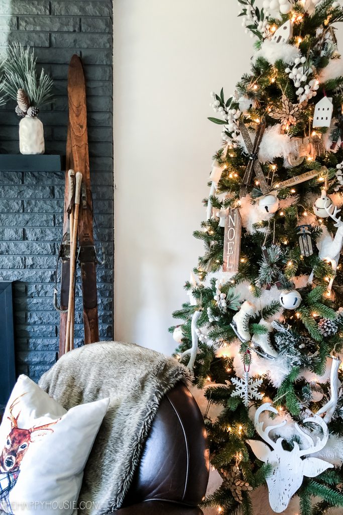 Christmas Tree Decorations - Best Themes and Ideas Farmhouse Style