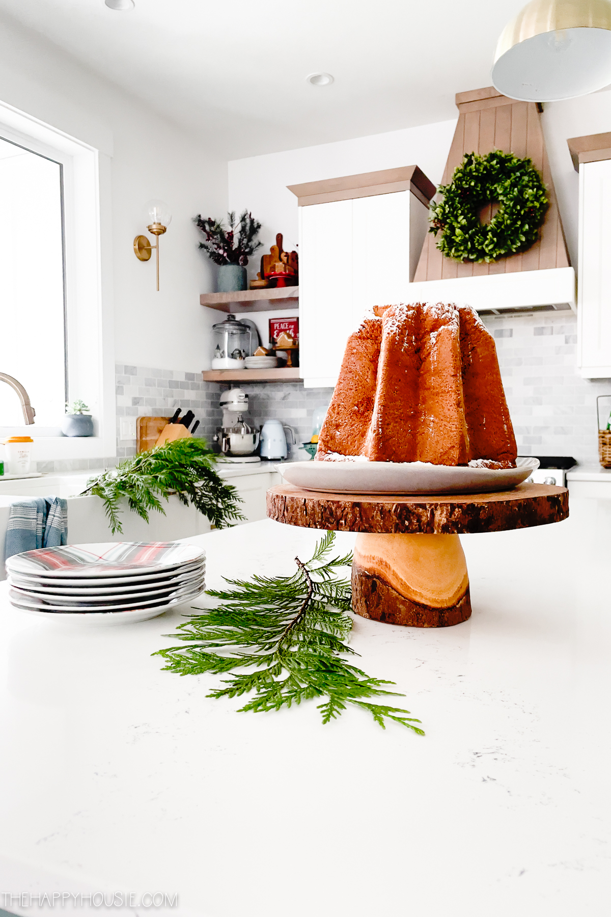 Cheerful & Simple Christmas Kitchen Decor Ideas