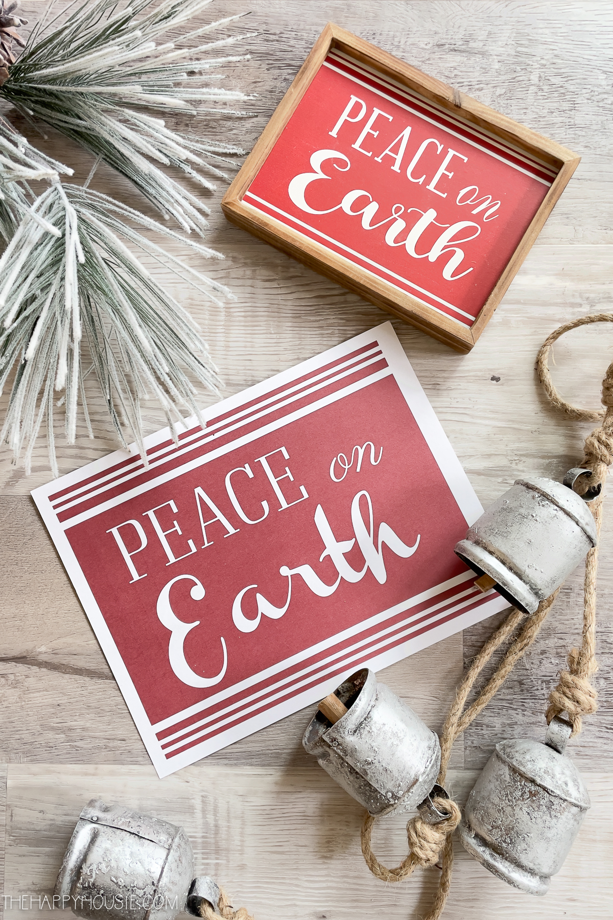 Free Printable Christmas Sign: Peace on Earth