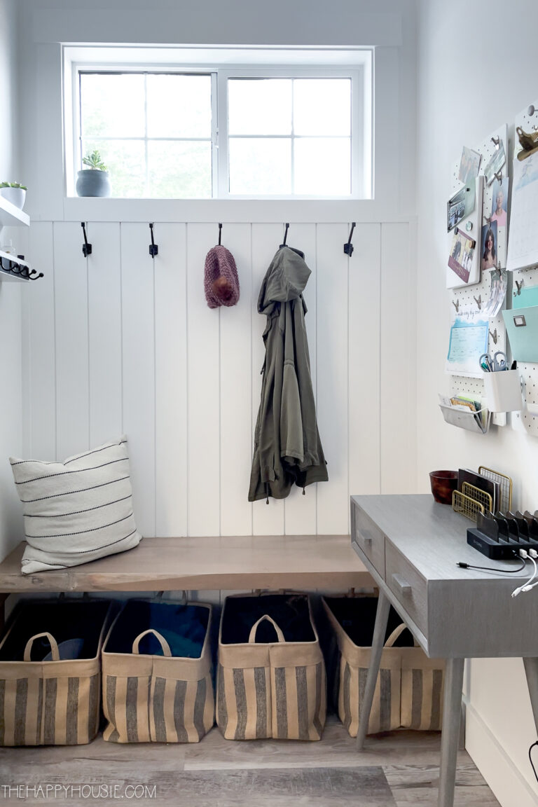 Tips for Organizing a Family Entryway Mudroom