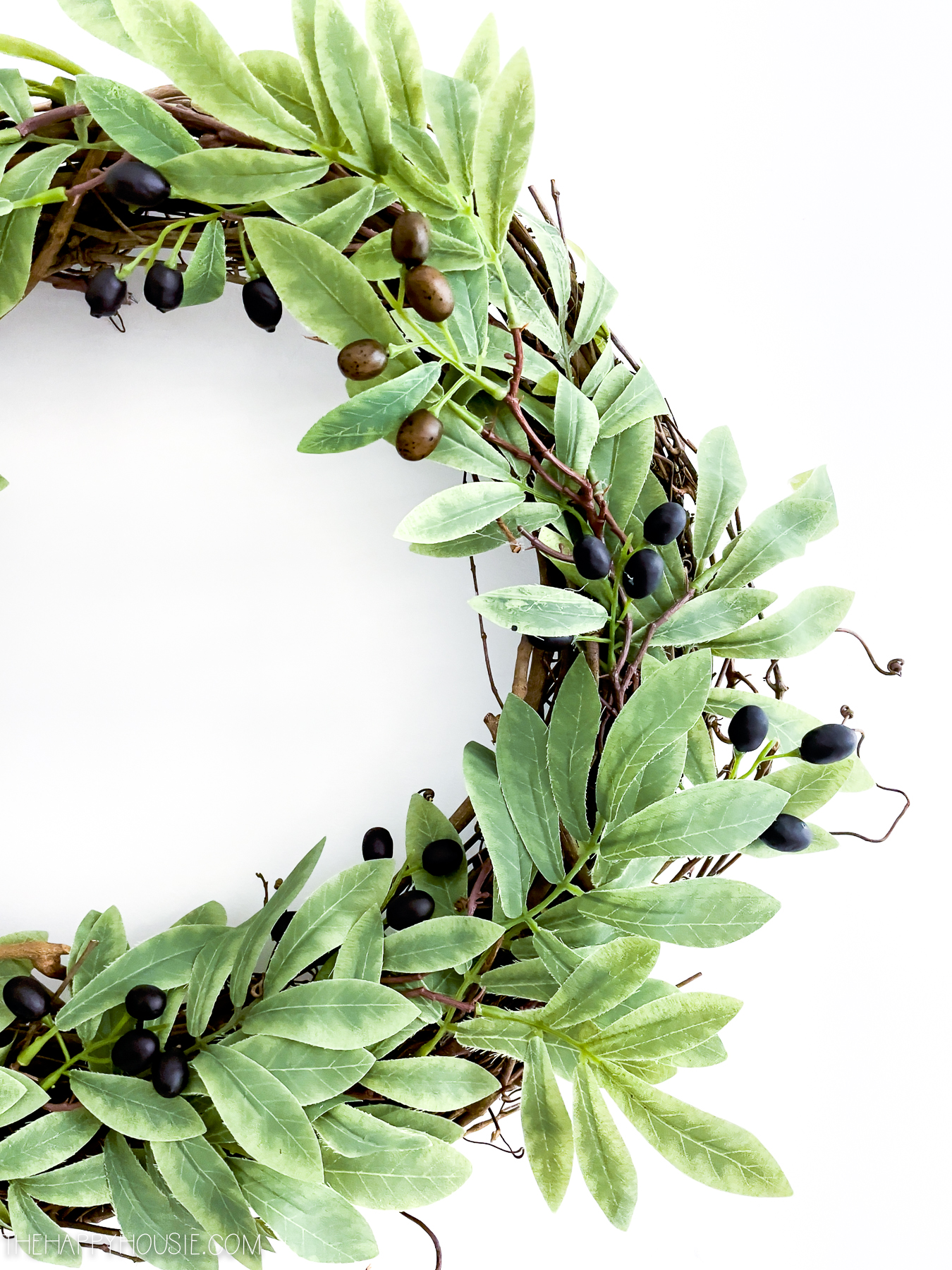 Up close details of the olive wreath.