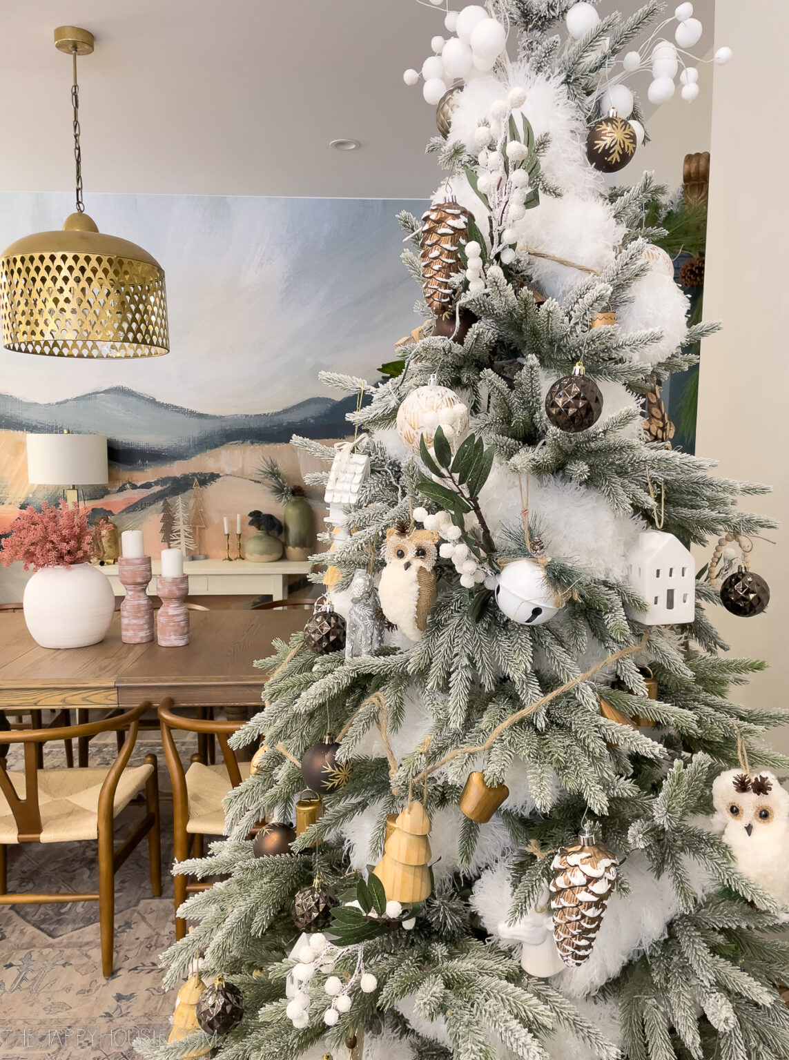 Scandi Neutral Christmas Tree Decorating Ideas | The Happy Housie